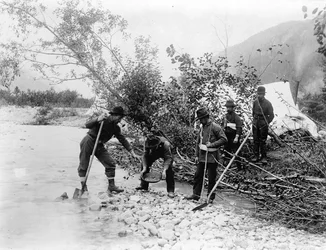 Auf der Suche nach einem Vermögen, Klondike-Region, 1897